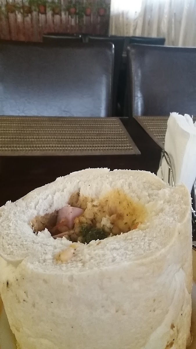 Pensiunea & Restaurant Doi Cocosi-10