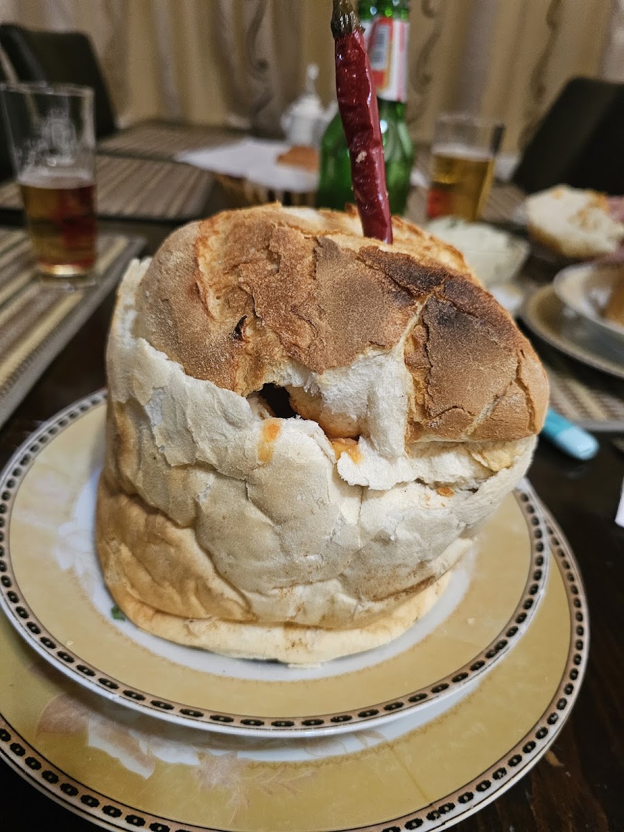 Pensiunea & Restaurant Doi Cocosi-2