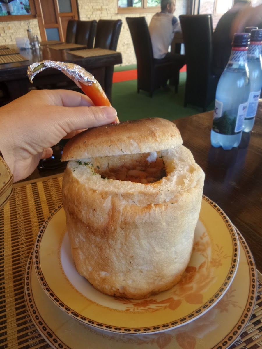 Pensiunea & Restaurant Doi Cocosi-5