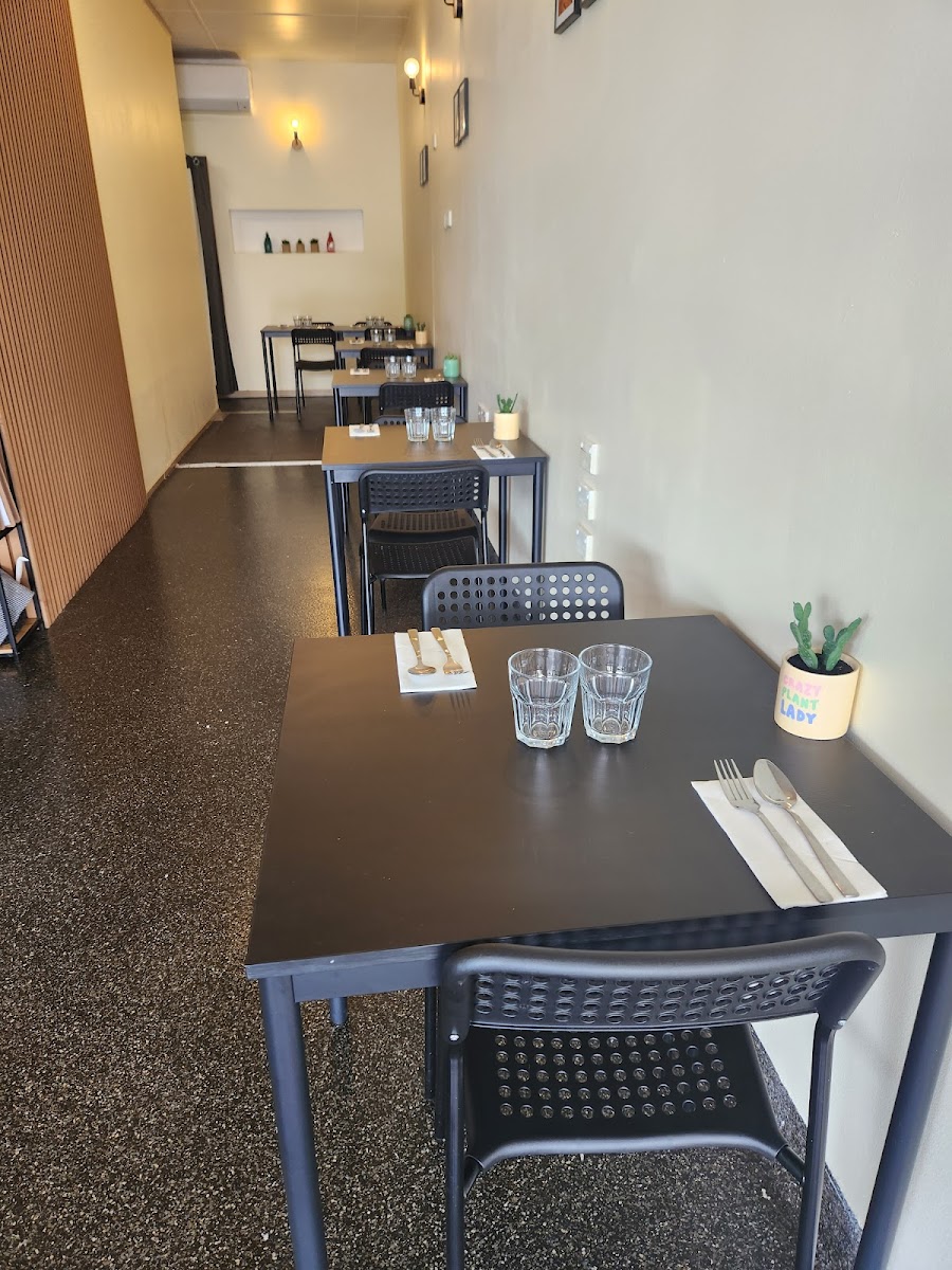 Roy The Authentic Thai